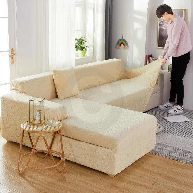 installation housse de canapé d'angle fleur beige